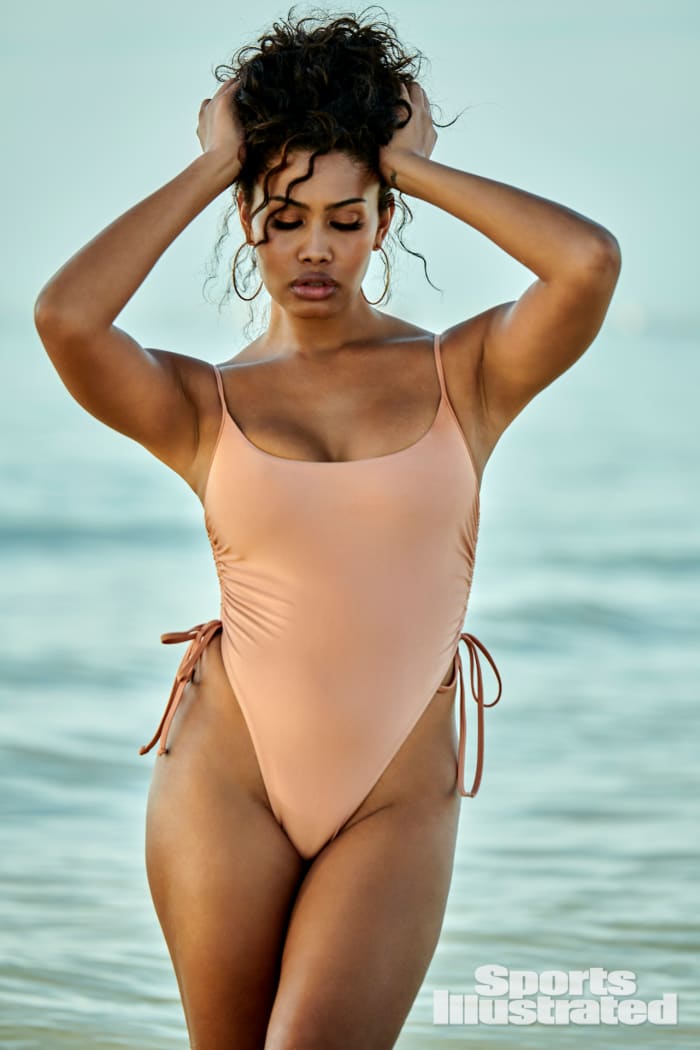 X163483_TK6_00665WMweb